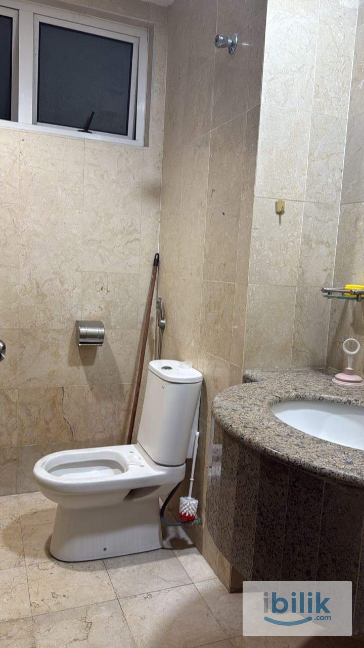 Master Bedroom (Shared) - Image 6