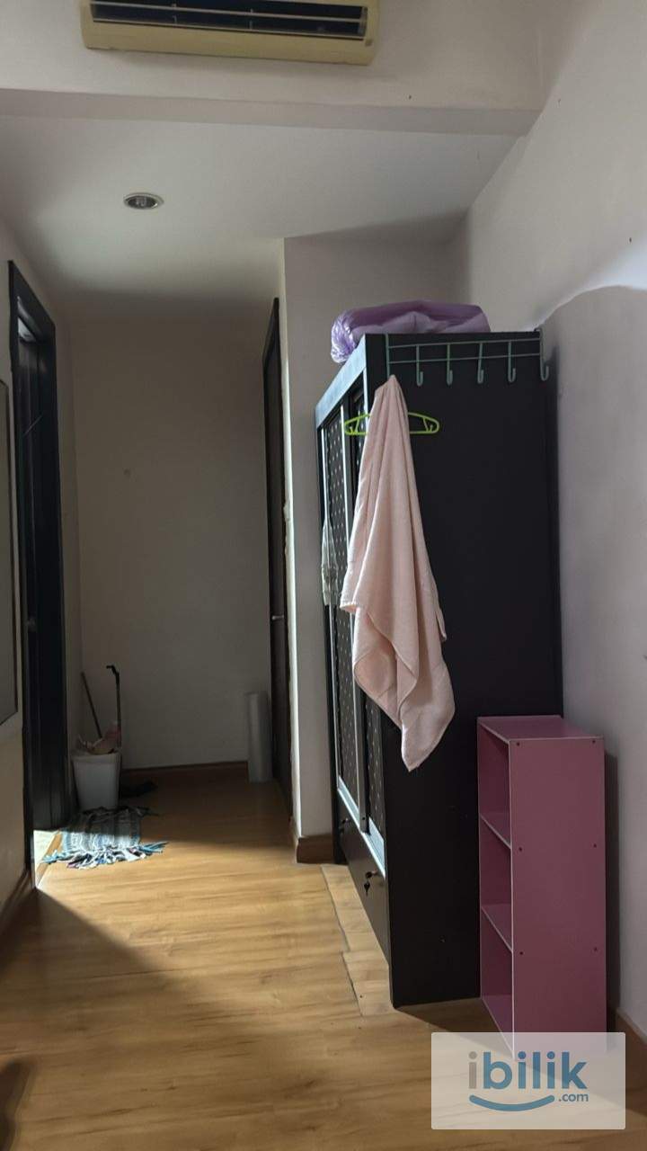 Master Bedroom (Shared) - Image 7