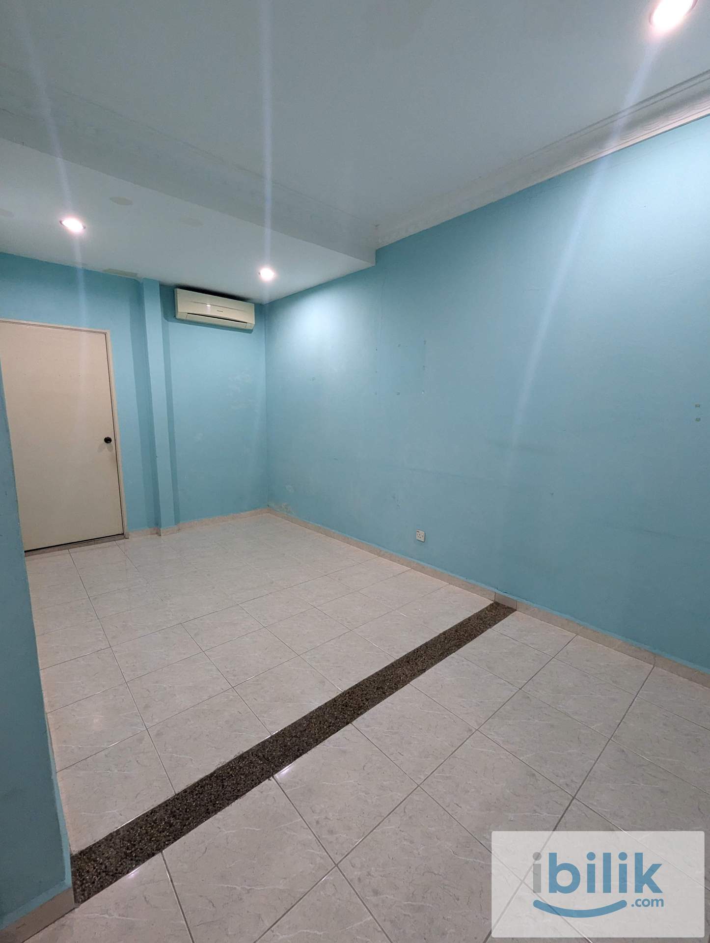 Spacious Large Room at Taman Indah Perdana, Kepong - Image 1