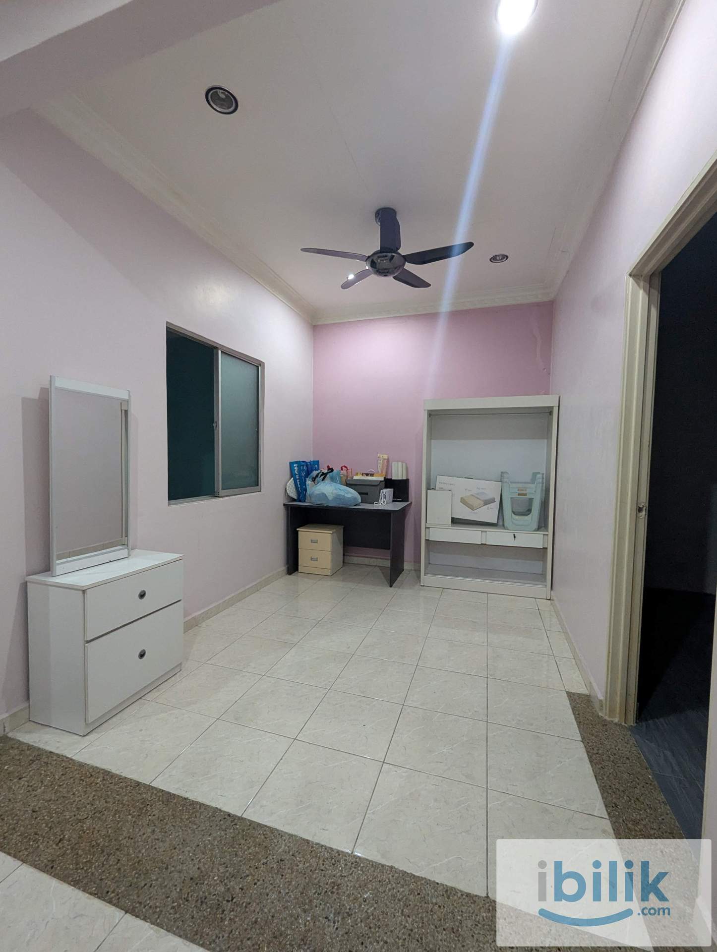 Cozy Medium Room at Taman Indah Perdana, Kepong - Image 4