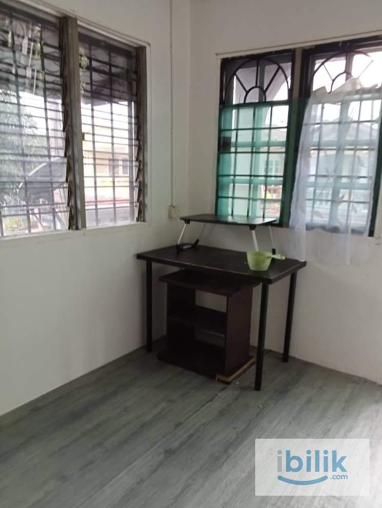 Studio/Single Room with Pantry, Living Room and Private Bathroom at Taman Medan - Image 1
