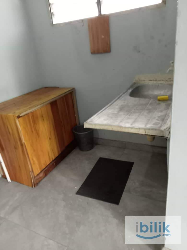 Studio/Single Room with Pantry, Living Room and Private Bathroom at Taman Medan - Image 2