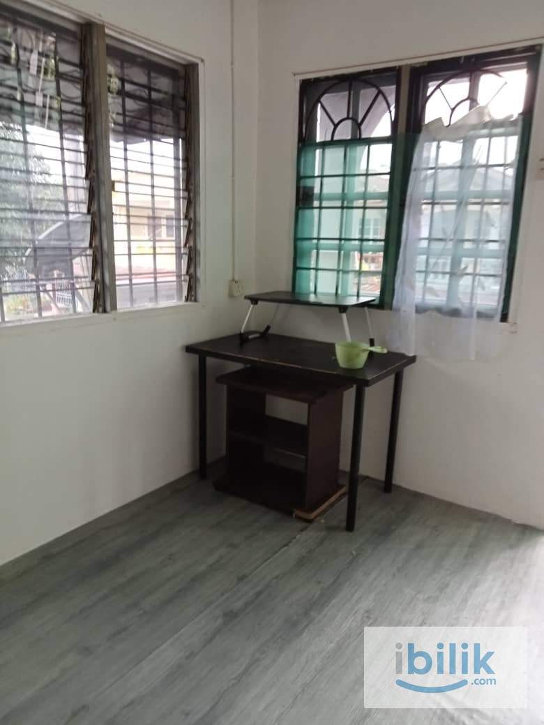 Studio/Single Room with Pantry, Living Room and Private Bathroom at Taman Medan - Image 2