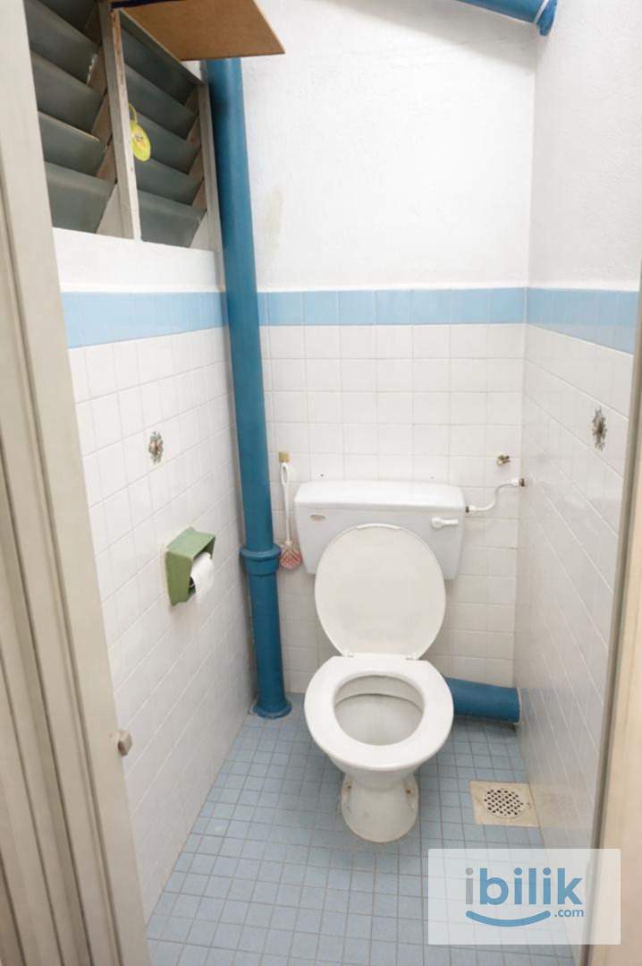 Room for rent - Image 4