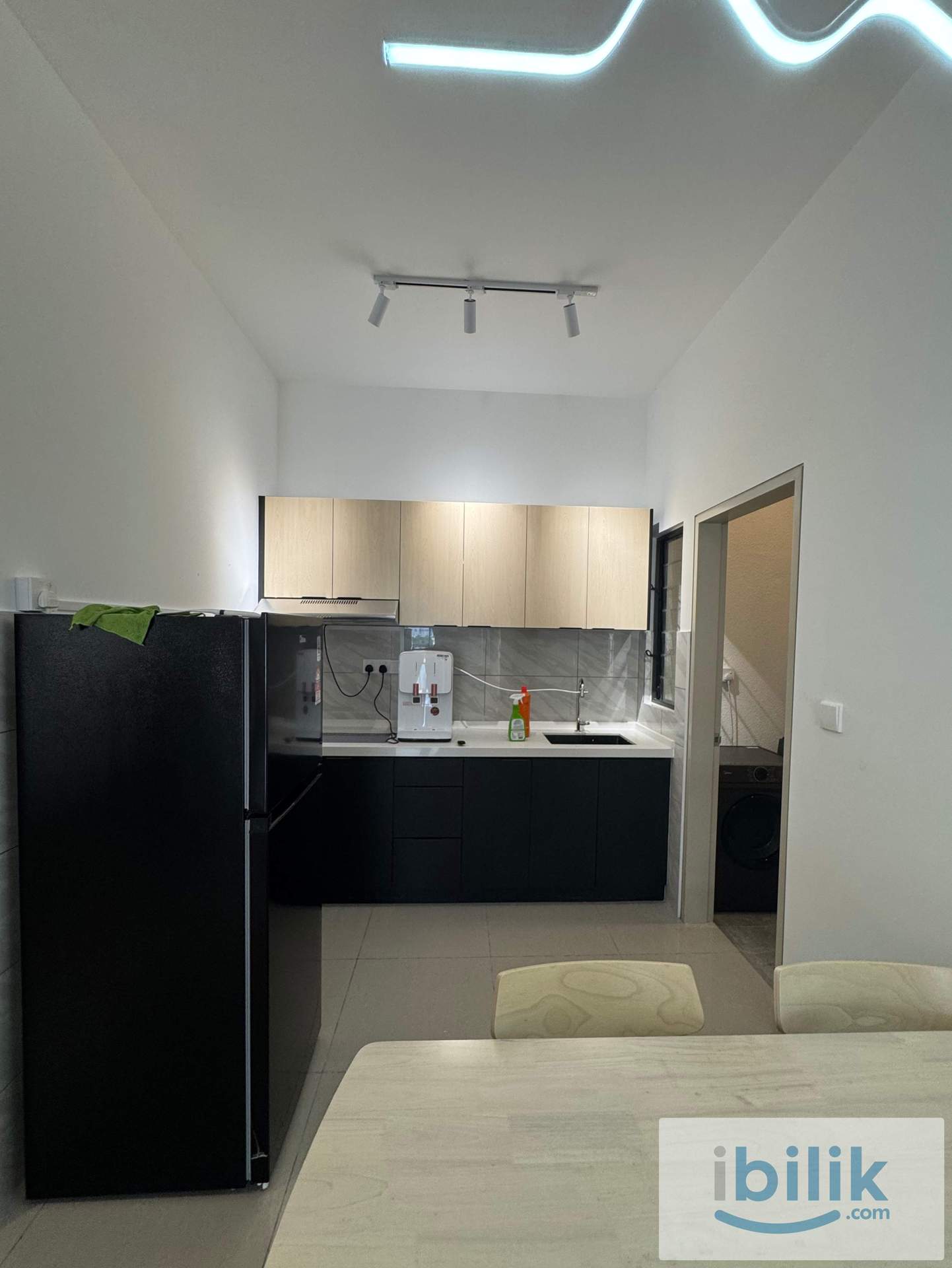 🏡✨𝐇𝐚𝐫𝐦𝐨𝐧𝐲 𝐁𝐫𝐚𝐧𝐝 𝐍𝐞𝐰 𝐌𝐚𝐬𝐭𝐞𝐫 𝐑𝐨𝐨𝐦 𝐰𝐢𝐭𝐡 𝐩𝐫𝐢𝐯𝐚𝐭𝐞 𝐁𝐚𝐭𝐡𝐫𝐨𝐨𝐦, 𝐂𝐨𝐦𝐟𝐲 𝐝𝐞𝐬𝐢𝐠𝐧 - Image 4
