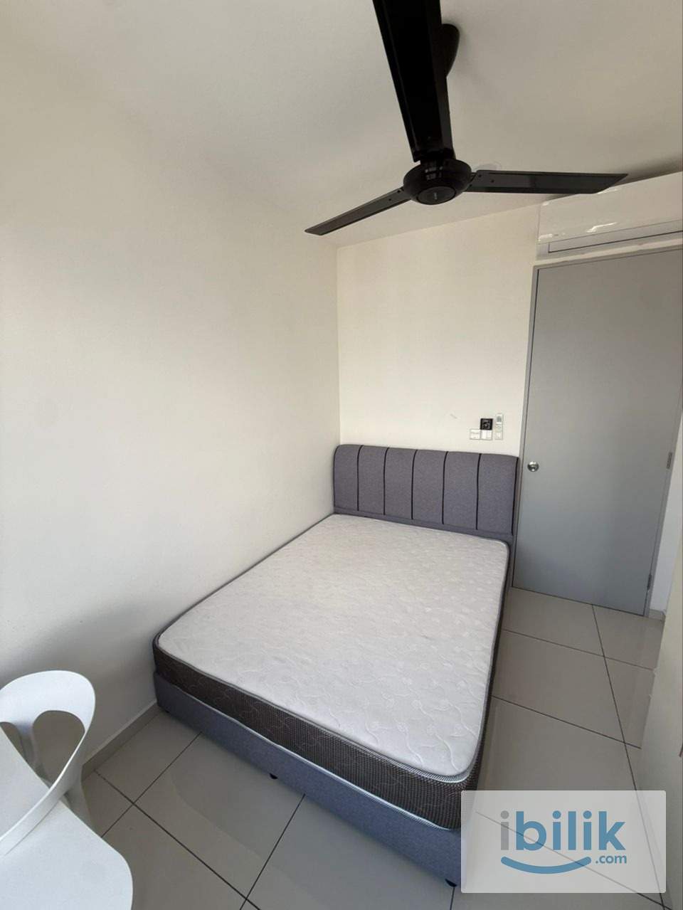 Kenwingston Platz Middle Room  - Image 1