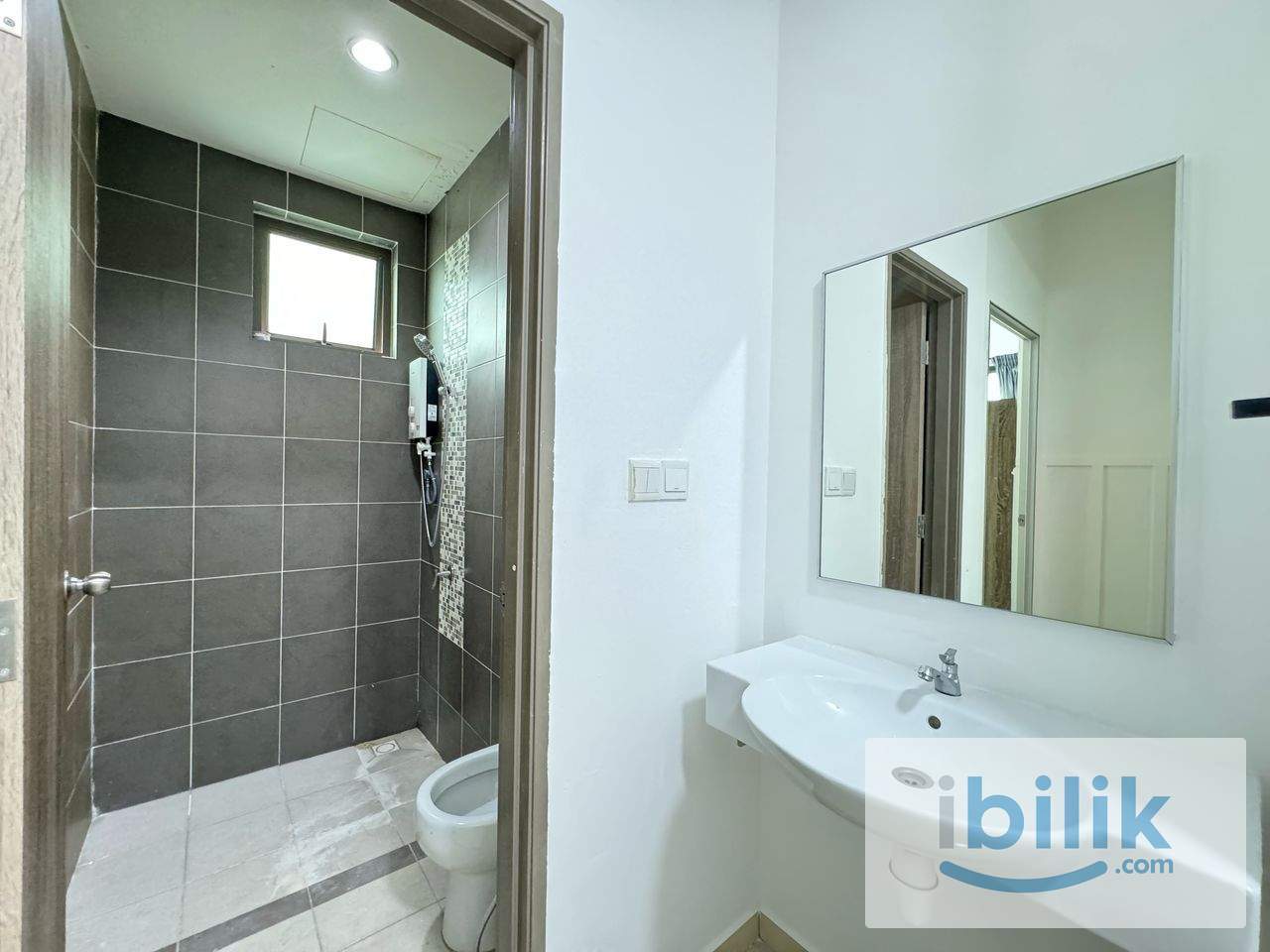 Middle Room at Tree Sparina @ Ideal Vision Park, Bayan Lepas - Image 6