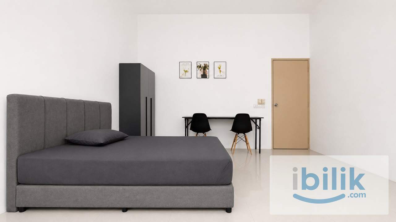 Cozy Large Master Room at Carnation Villa, Bukit Minyak - Image 6