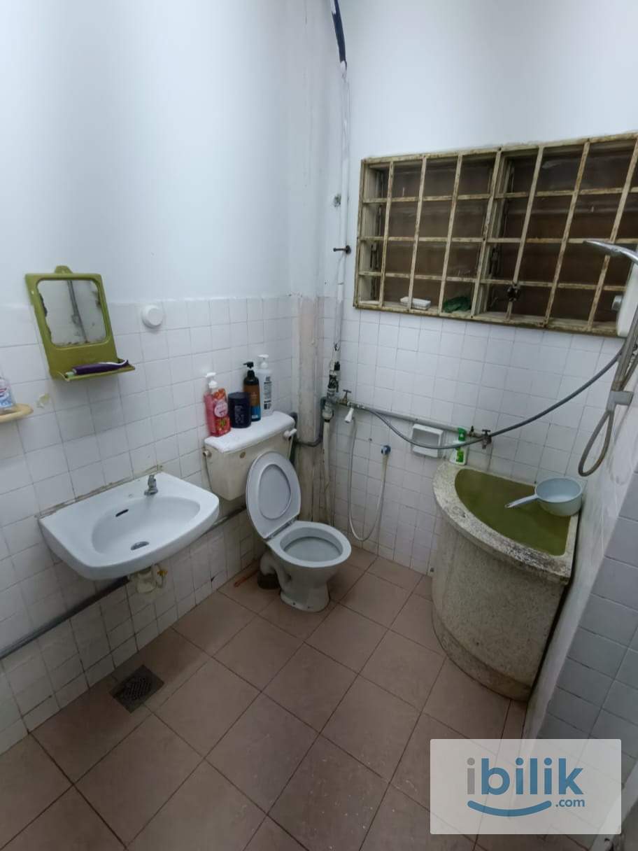 🏡 Single Room with Air Con – PJS Subang (Terrace House) - Image 2