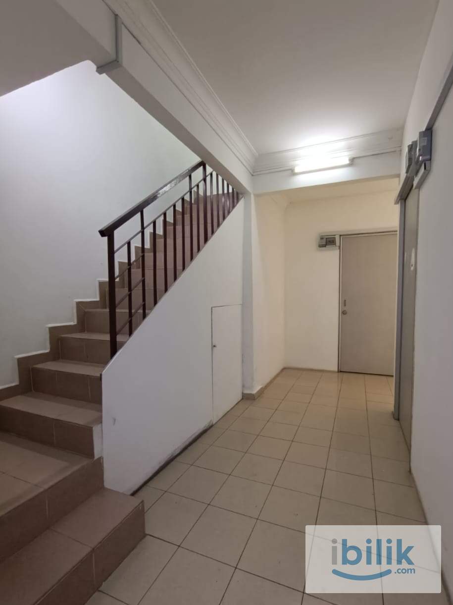 🏡 Single Room with Air Con – PJS Subang (Terrace House) - Image 4
