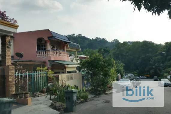 🏡 Queen Bed Room in Terrace House @ Taman Orkid Desa, Cheras - Image 4