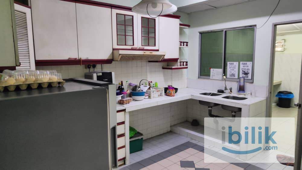 🏡 Bilik Single Furnished di Rumah Teres @ Taman Bukit Desa, KL - Image 3