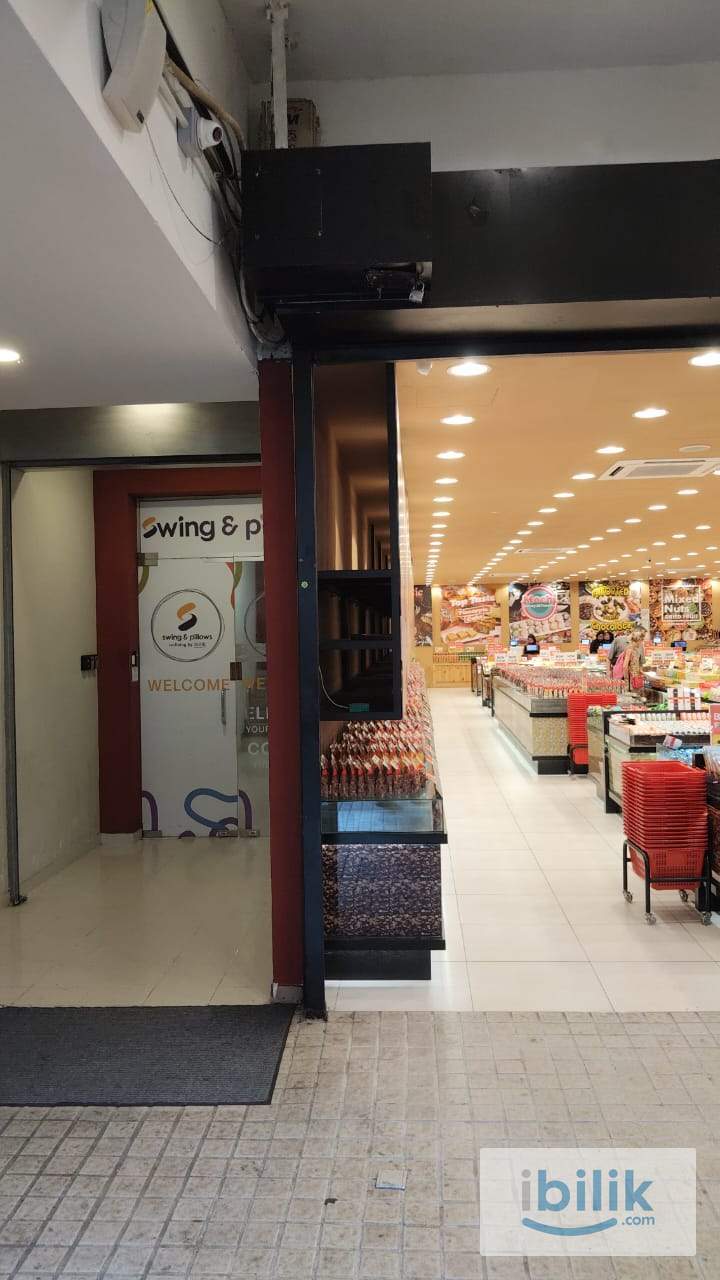 🔥 MASTER ROOM with Queen Bed @ CHINA TOWN INN, Petaling Street KL 🔥 - Image 5