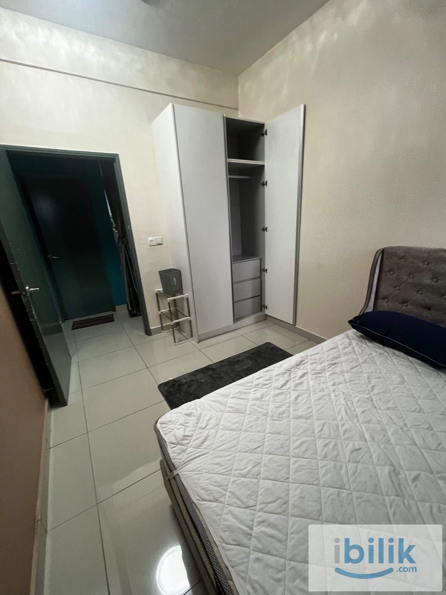 Middle Room at Medini, Iskandar Puteri - Image 5
