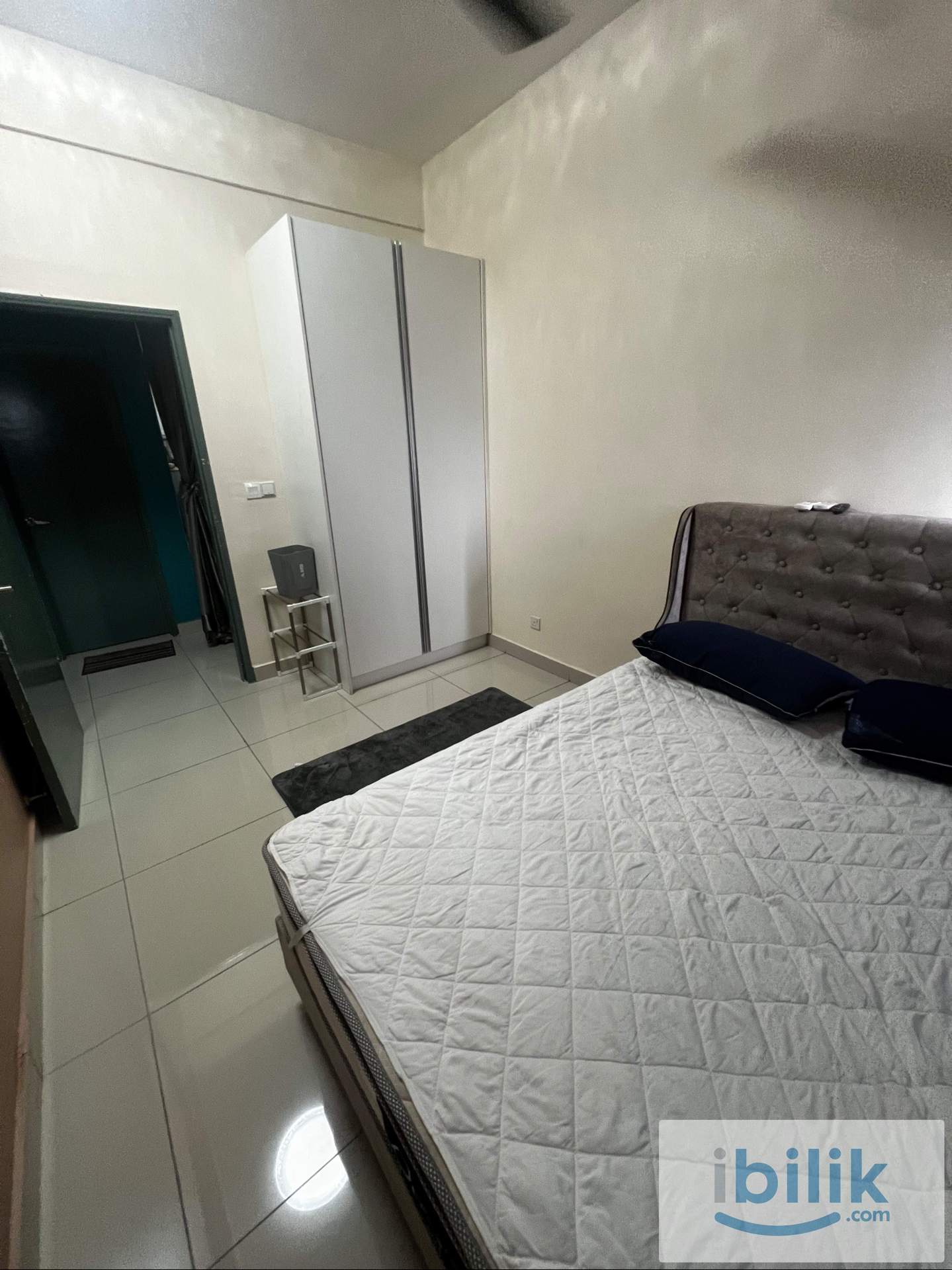 Middle Room at Medini, Iskandar Puteri - Image 8