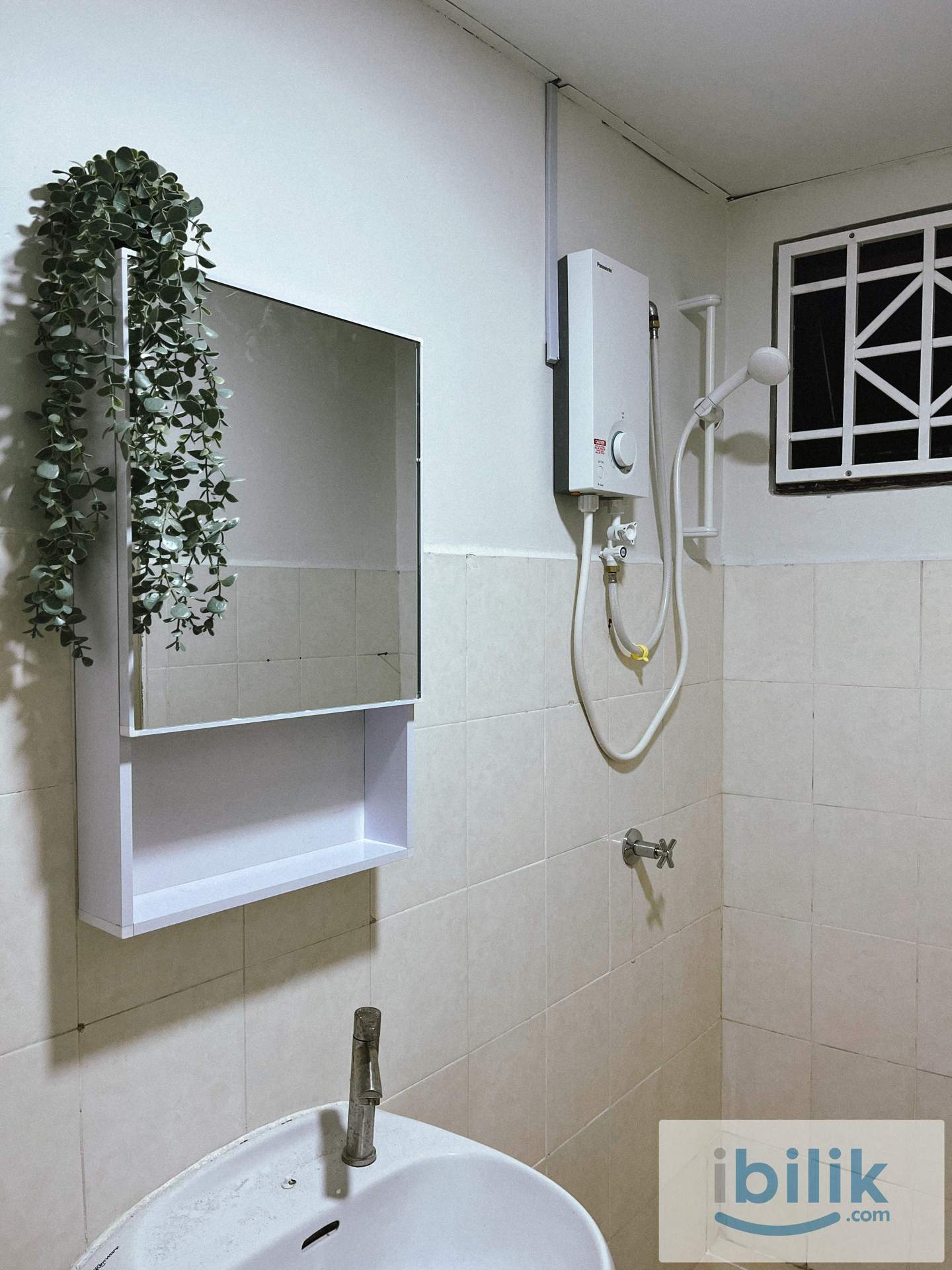PREMIUM ROOM FOR RENT 9MIN WALK TO MRT - Image 2