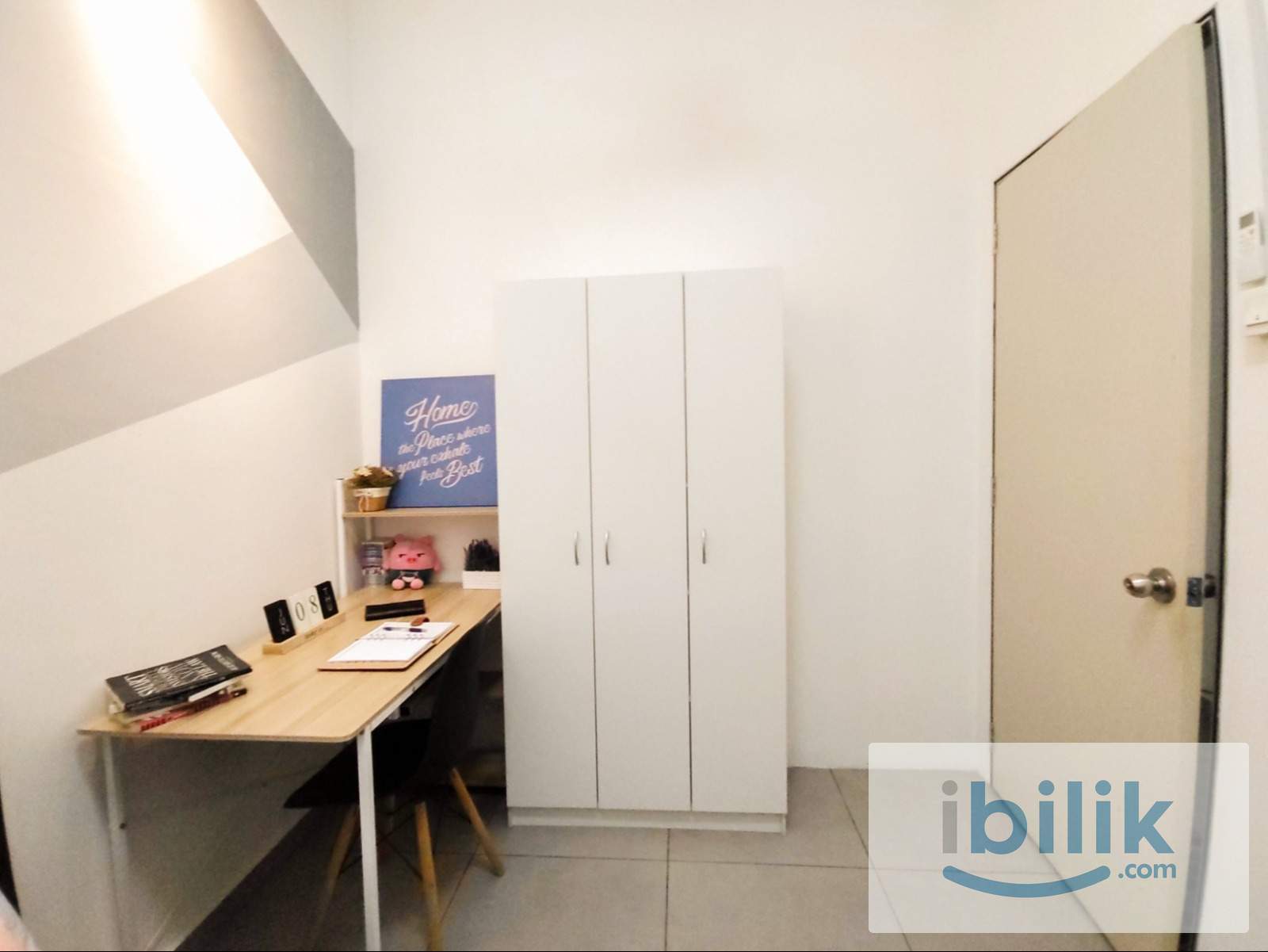Comfy Medium room  - Image 7