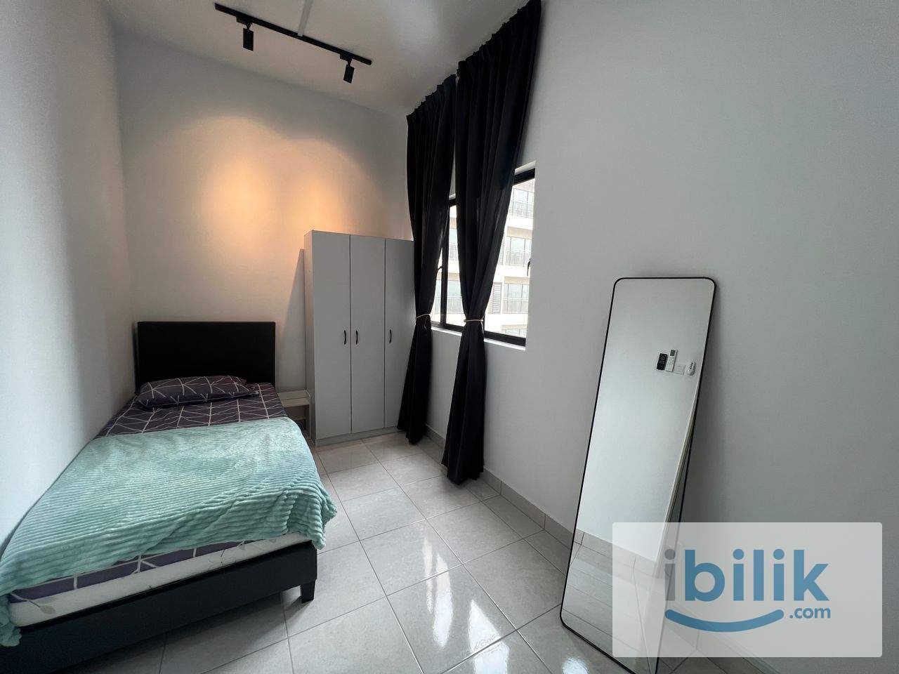 Fully Furnished @ Medium Single Room for rent @ Youth City Nilai @ Female Unit - Image 1