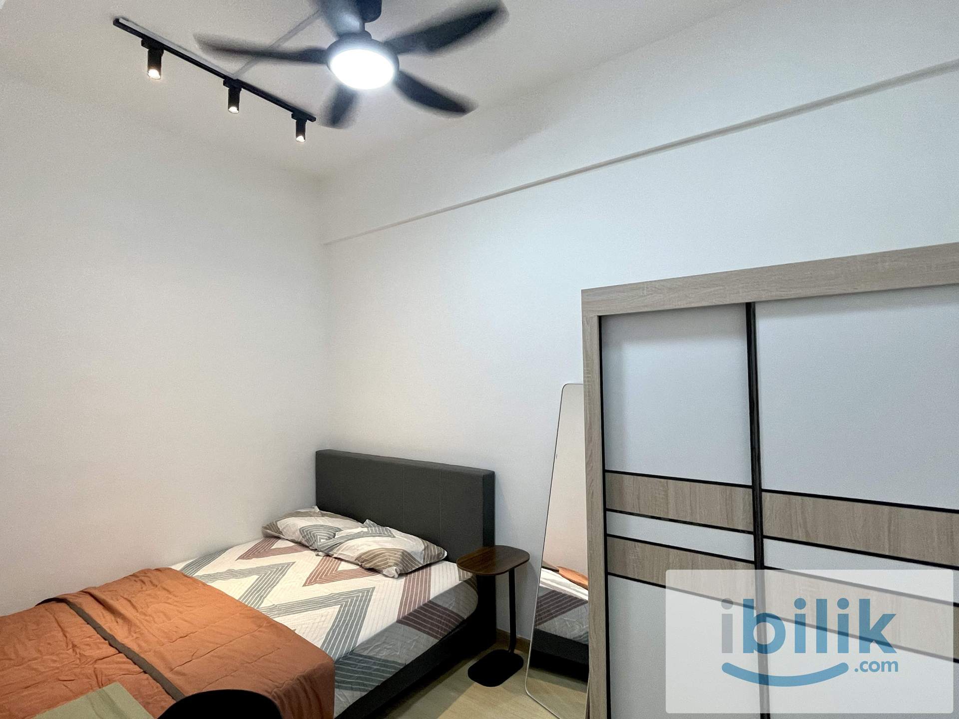 I-CITY MALL 3 MINS WALKING @ BECENTRAL 2 @ FEMALE MUSLIM @ ROOM FOR RENT - Image 1