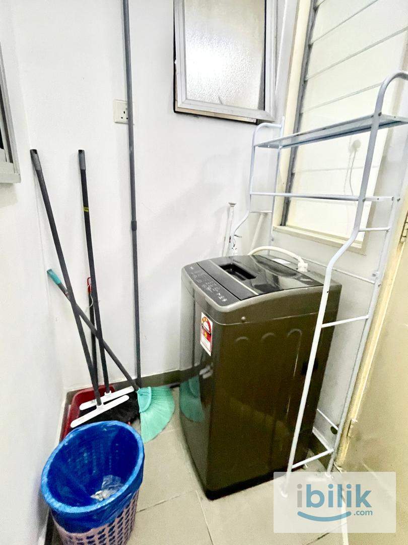 (KEYLESS) Smart Lock @ Medium Queen Bedroom for Rent at Seri Baiduri @ Setia Alam  @ Female Muslim Unit - Image 4