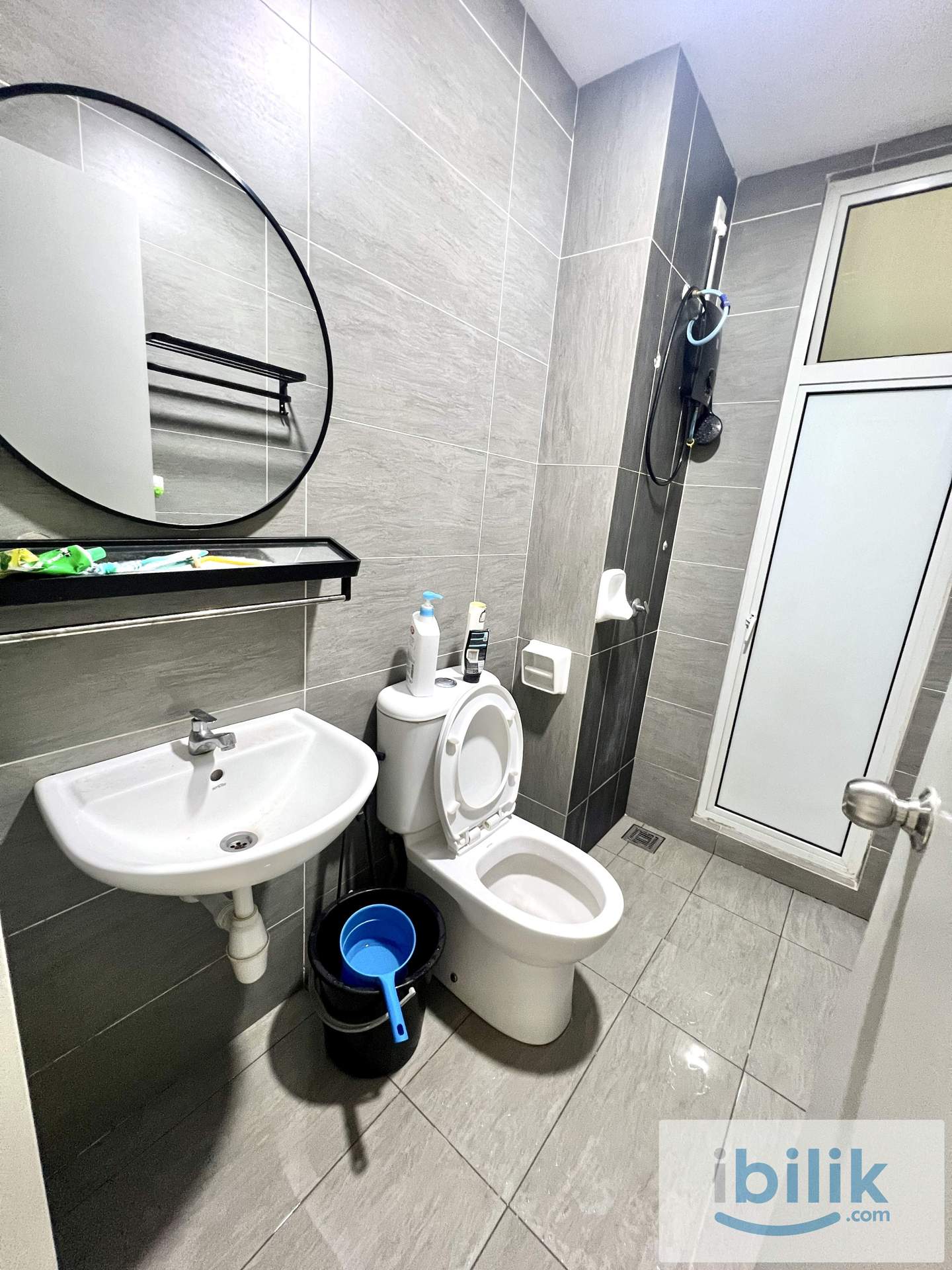 Residence @ Suasana Damai @ Single Room @ 8 mins walk to MRT - Image 4
