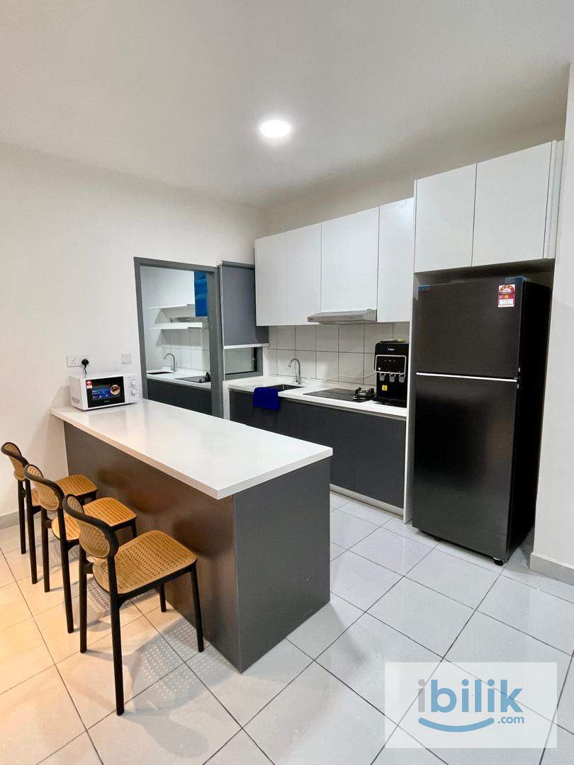 Lake View Room @ E’Island Puchong @ Newly Furnished w Smart Lock @ Immediate Move In  - Image 1