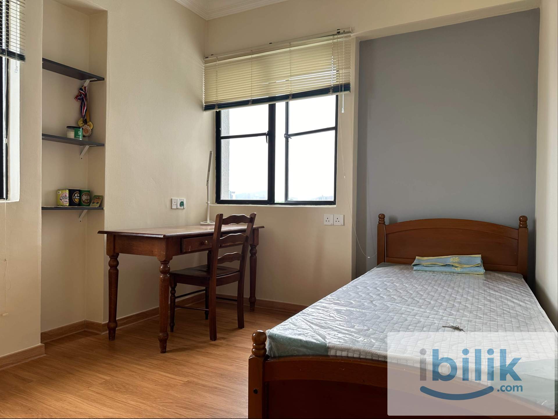 Middle Room for Rent - Image 1