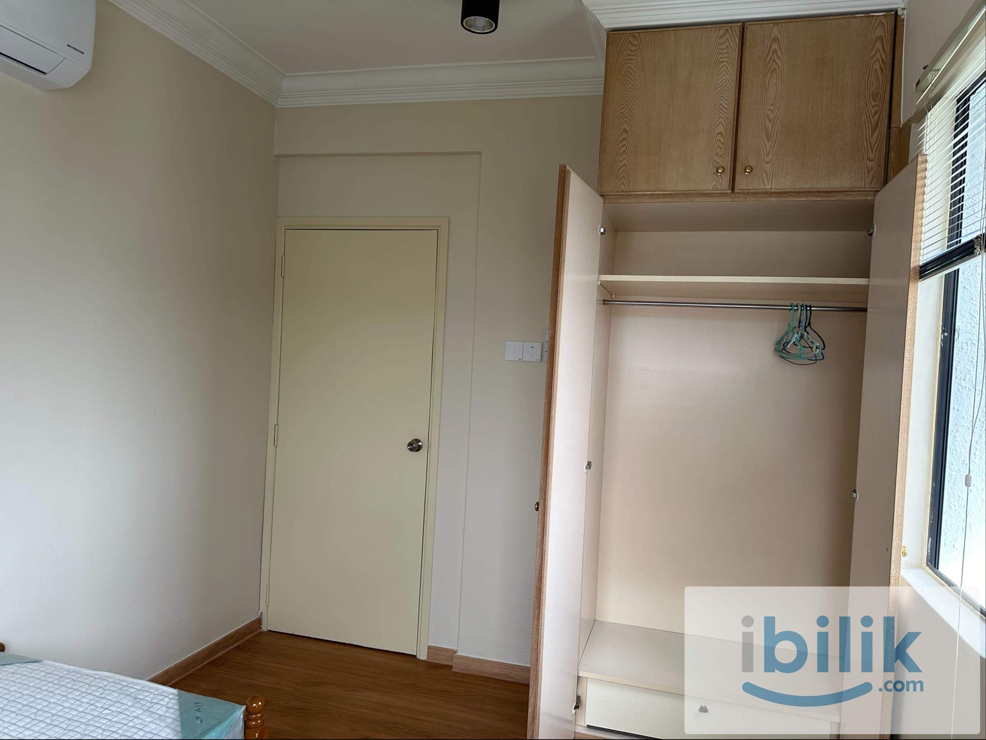 Middle Room for Rent - Image 2