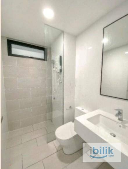 Middle Room - Image 6