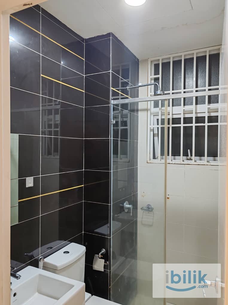 Balcony Room at Skypod Residence @ Bandar Puchong Jaya - Fully Furnished, Prime Location - Image 4