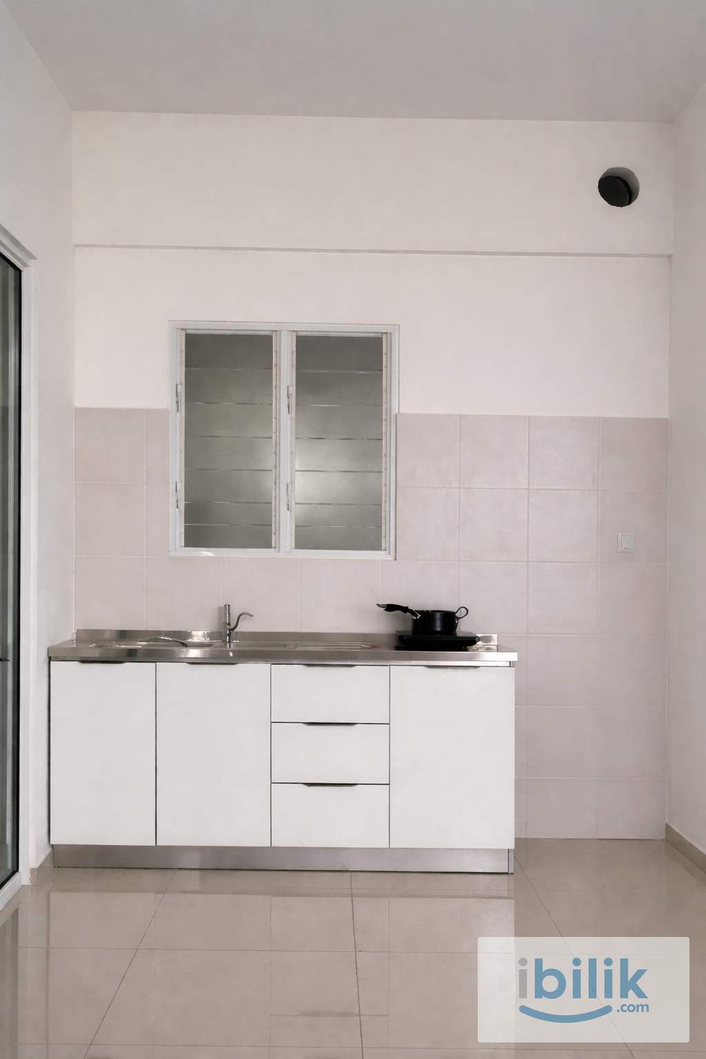 Single Room - Image 7