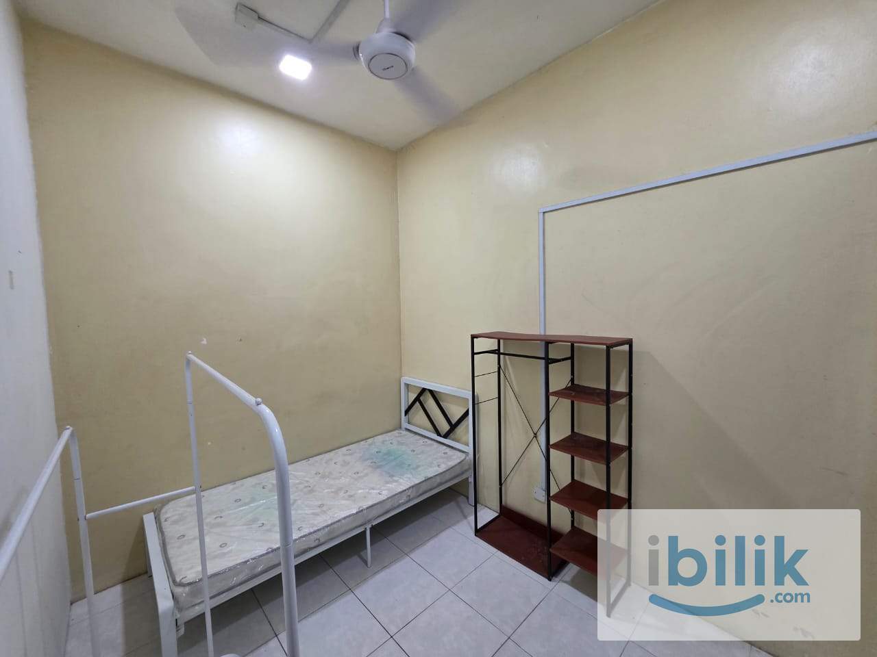 🏡🚪SHAH ALAM SINGLE ROOM-BUKIT RIMAU SEK 32- available now-immediately move in now - Image 1