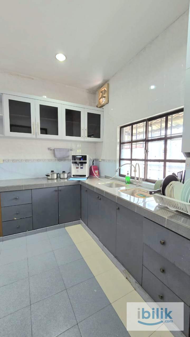 Bukit Indah | Balcony Room | No Agent Fee - Image 3