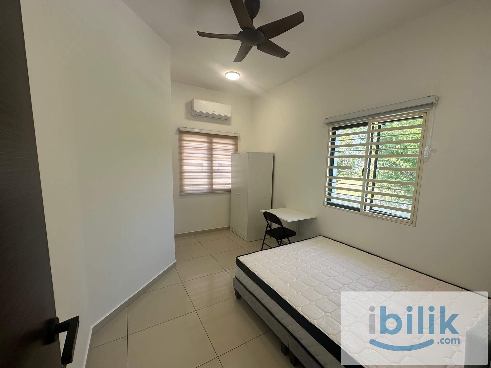 Brand New & Fully Renovated – Medium Room at South Home, Bayan Lepas 🏡 - Image 2