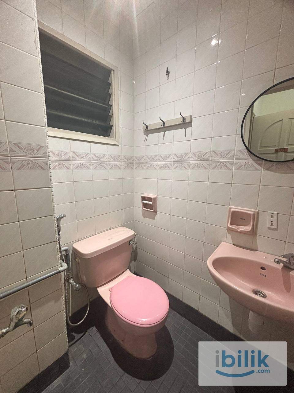 WALKING DISTANCE TO MONORAIL CHOW KIT 🚅 5 MINS TO HKL ONLY🏢ATTACHED BATHROOM🛁 - Image 2