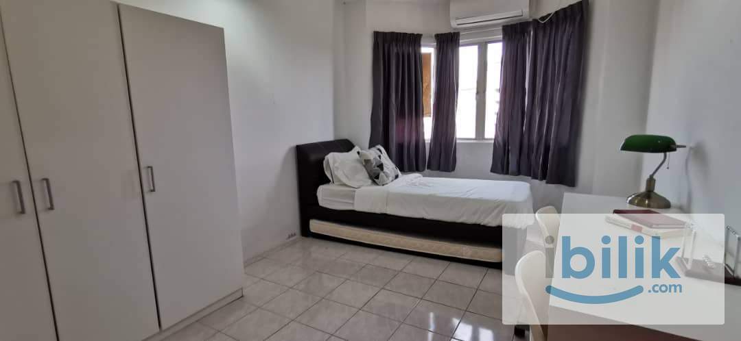 Master Room In Block D1 - Image 4
