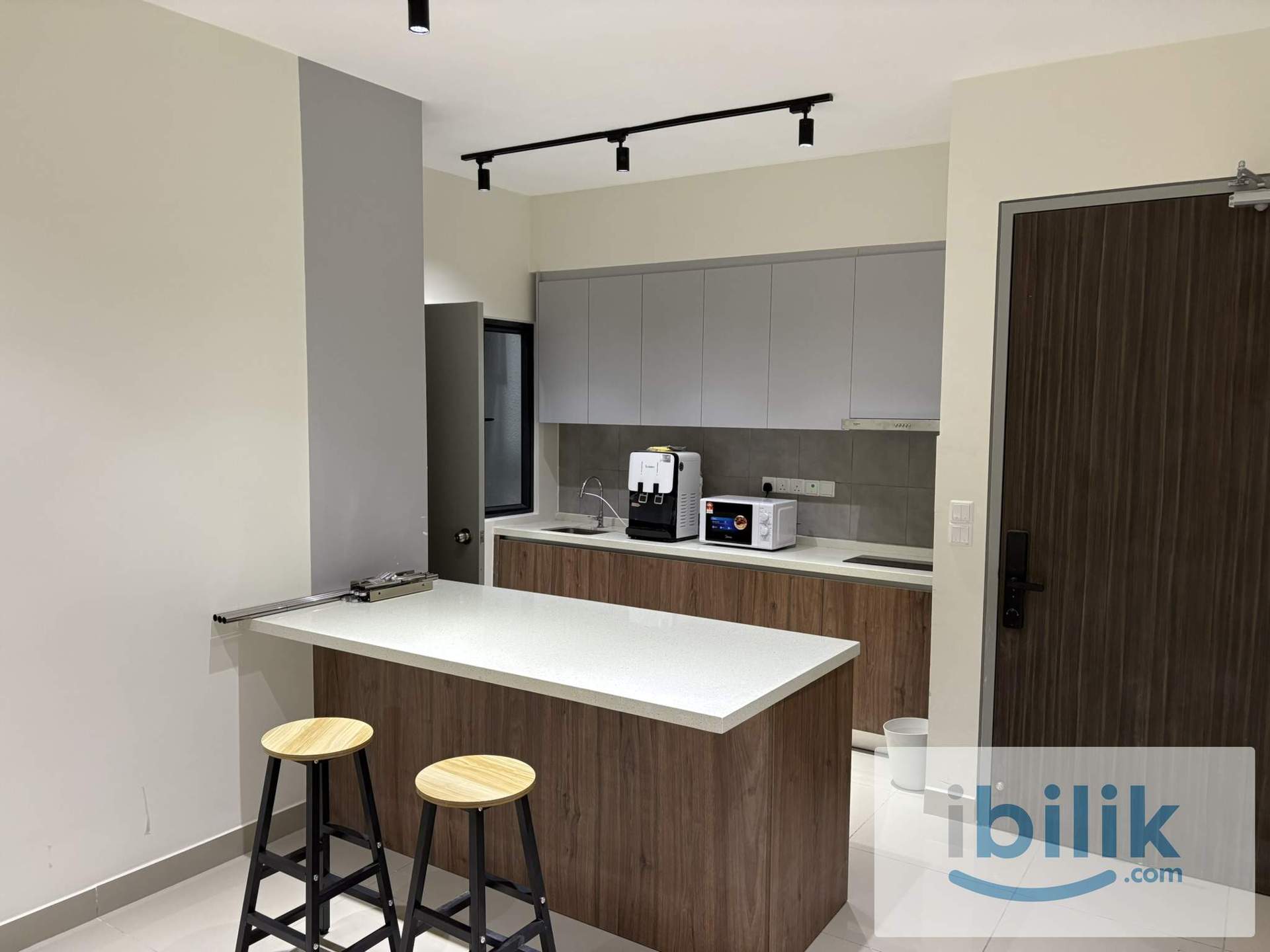[Direct Owner] Middle Room 🏠🛌 M Vertica KL - 500m Covered Walkway to LRT MRT Maluri = Near to TRX, Bukit Bintang, KL Sen - Image 3