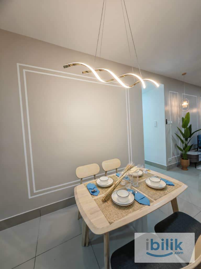 MASTER ROOM AT RAZAK CITY - Image 3
