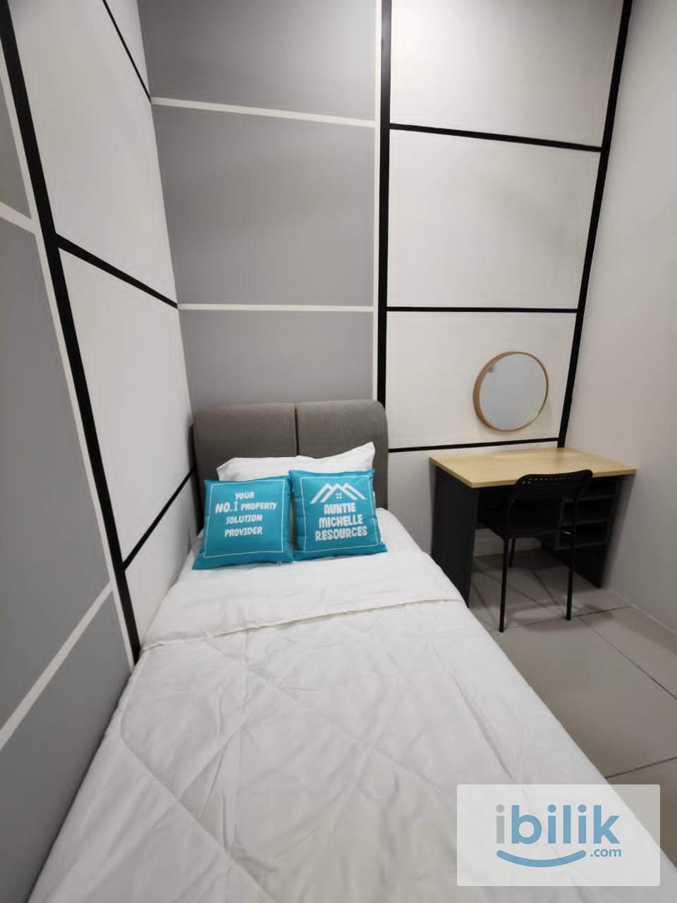Small Room  - Image 4