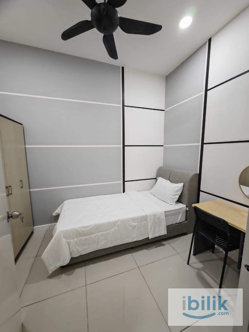 Small Room  - Image 1