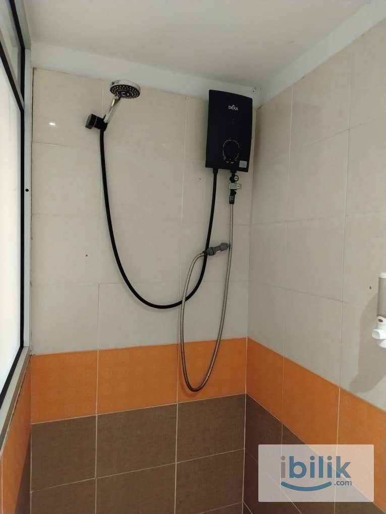 kajang room to rent, near train station - Image 2