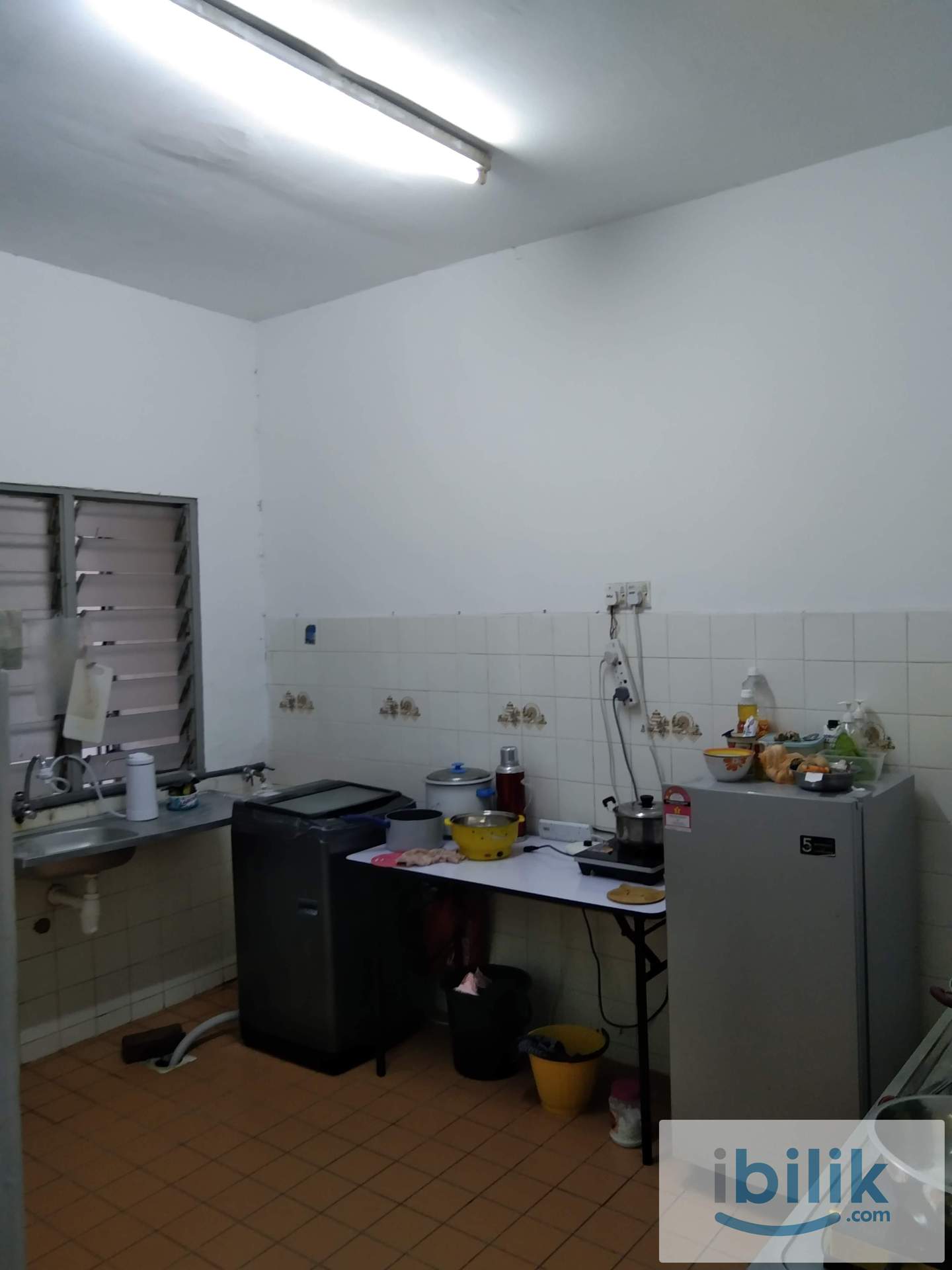 medium room to rent @ Puchong, taman wawasan, puchong jaya - Image 4