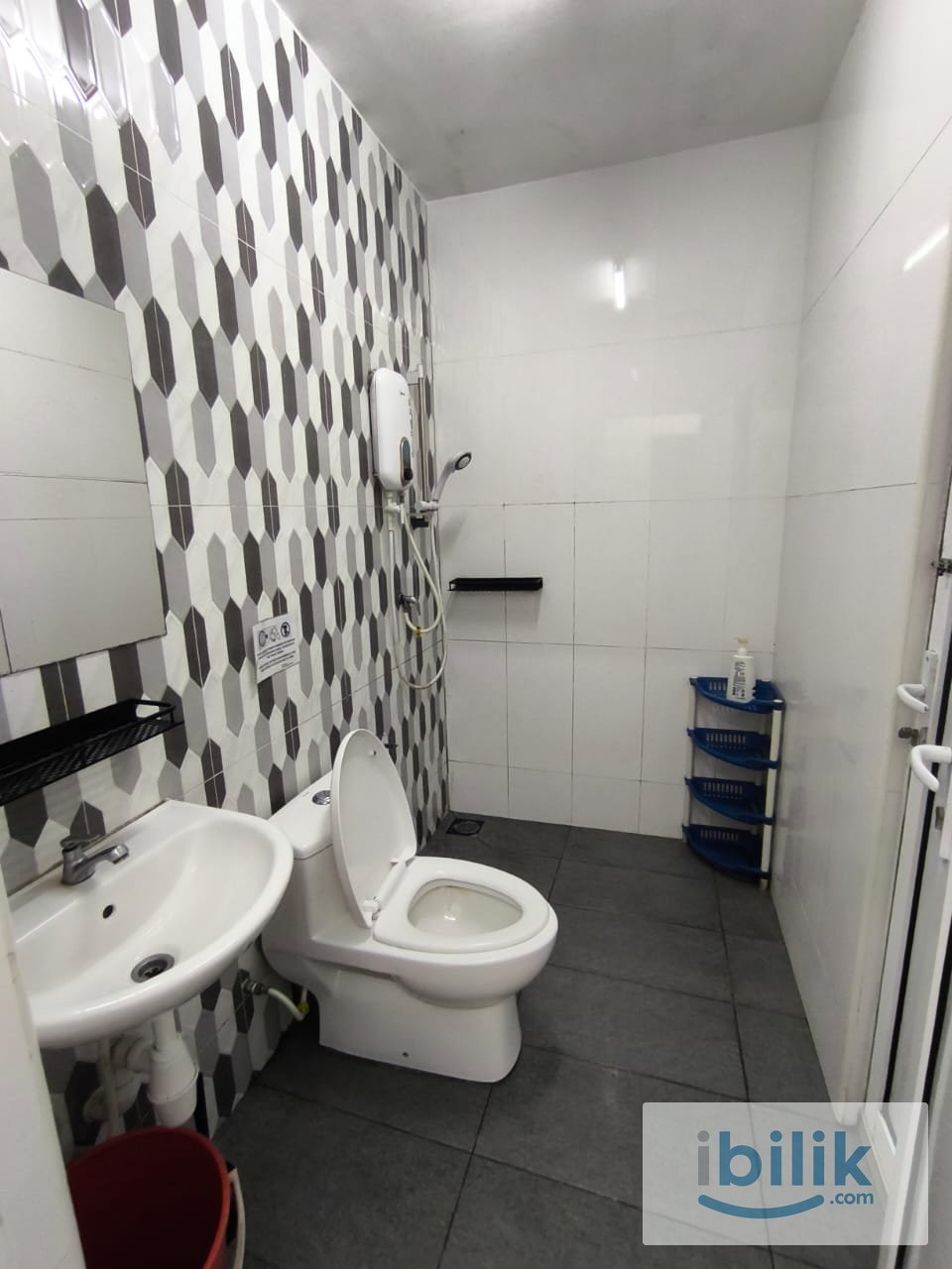 YEAR END SALE 📣🔥 Master Room for Rent at Bandar Sunway 🚌 near to BRT Station - Image 3