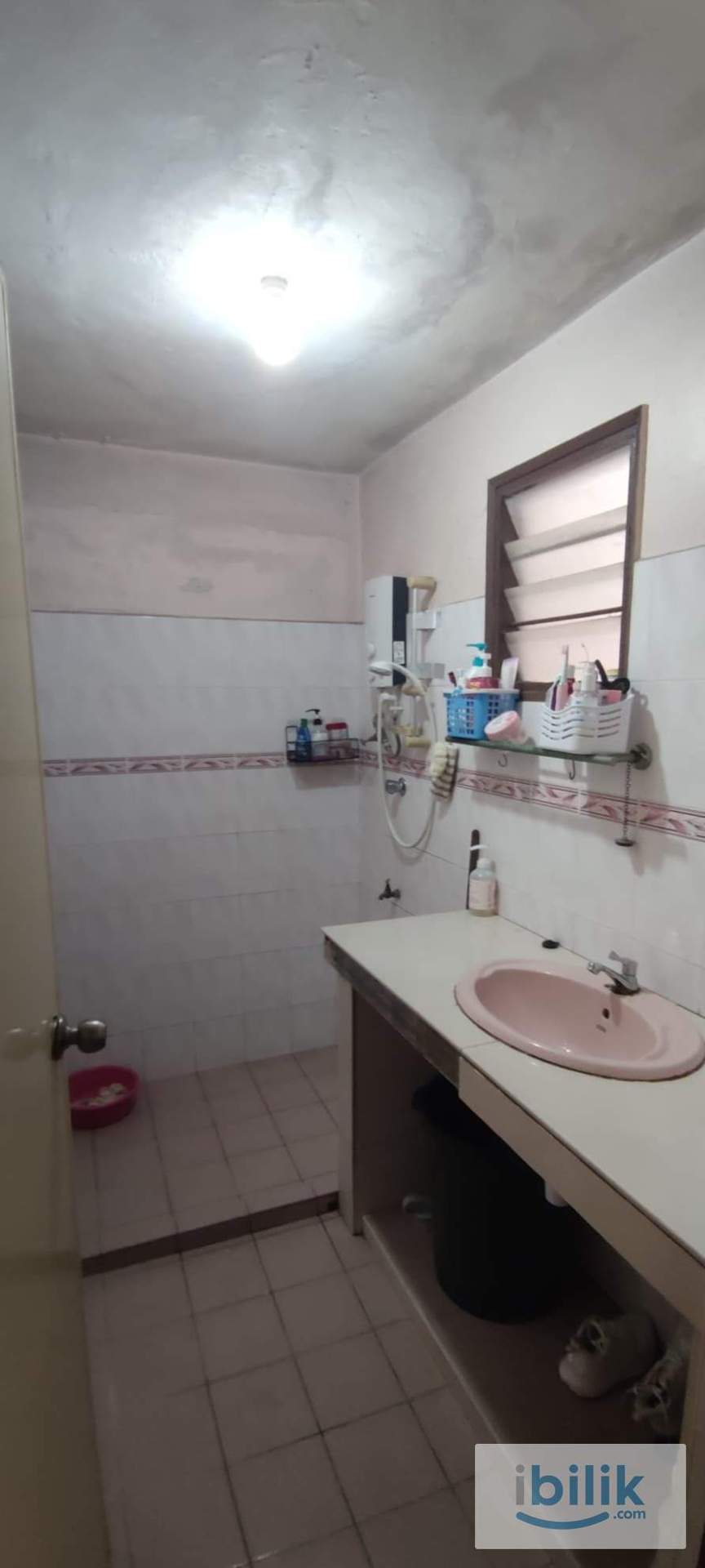 Female Room for Rent seapark taman paramount - Image 3