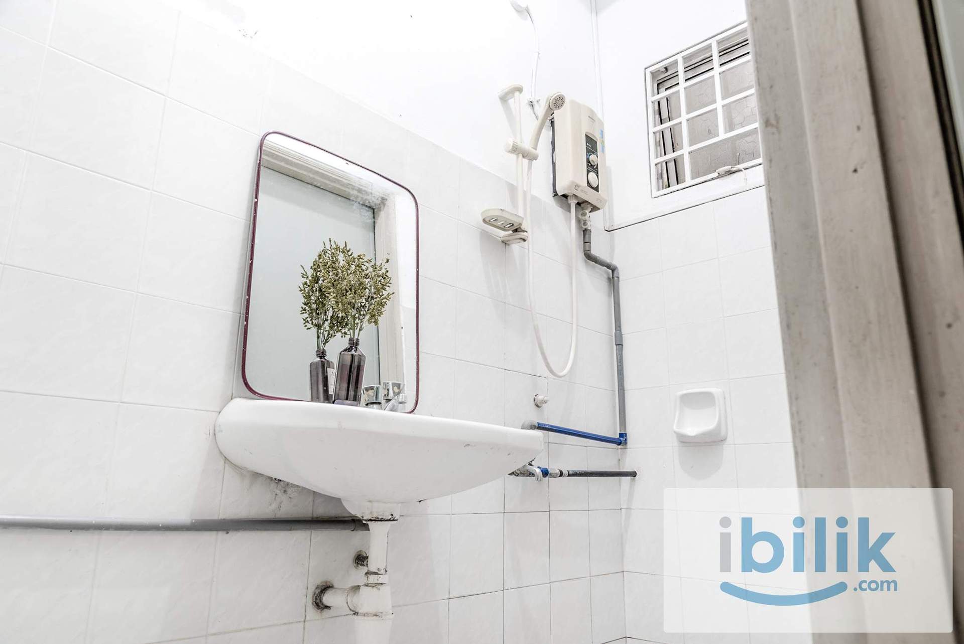 🚅 RARE Shorterm AC Muji Master w attached bath @ only 10m walk to MRT 1Utama PJ, Damansara, Uptown, SS2, Tropicana 🆓⚡🧹 - Image 4