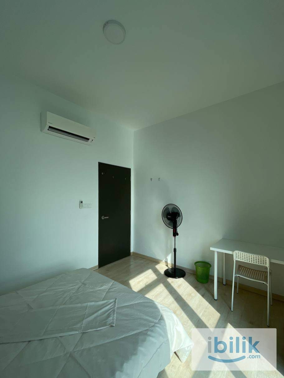 Middle Large Room at The Henge (Free rental promotion) - Image 6