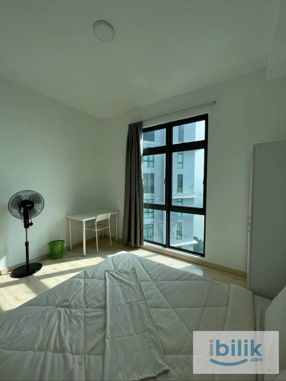 Middle Large Room at The Henge (Free rental promotion) - Image 7