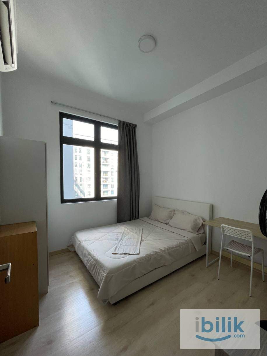 Middle Small room at The Henge (Free rental promotion) - Image 1