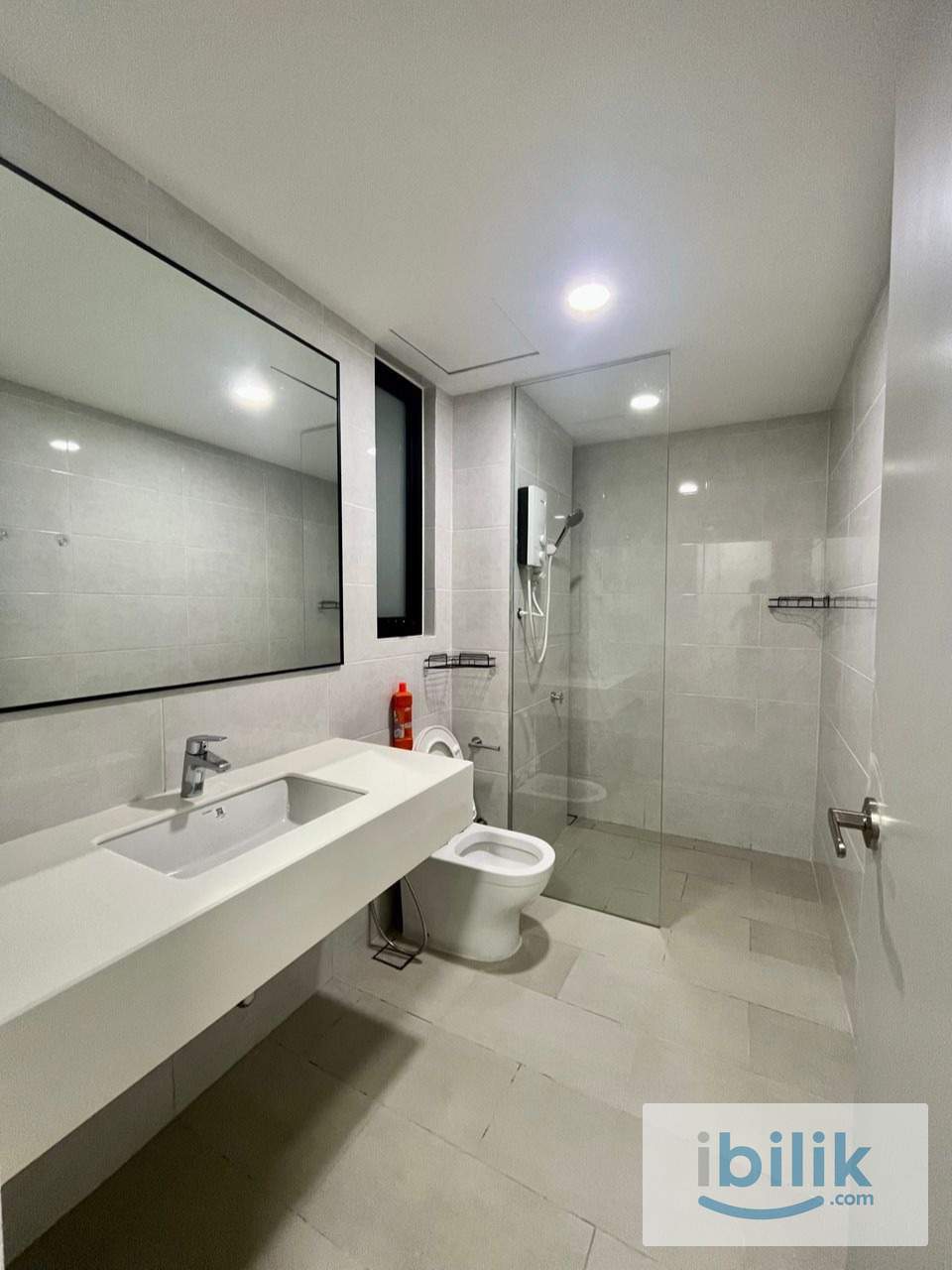 Master Room - Image 5