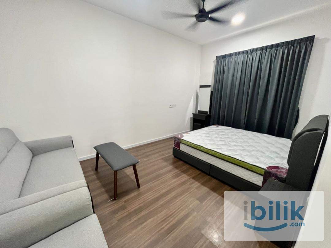 Master Room - Image 1